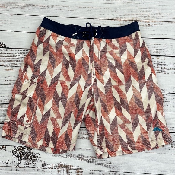 Tommy Bahama Men’s size Medium Red & Maroon Geometric Print Swim Trunks - Picture 1 of 10